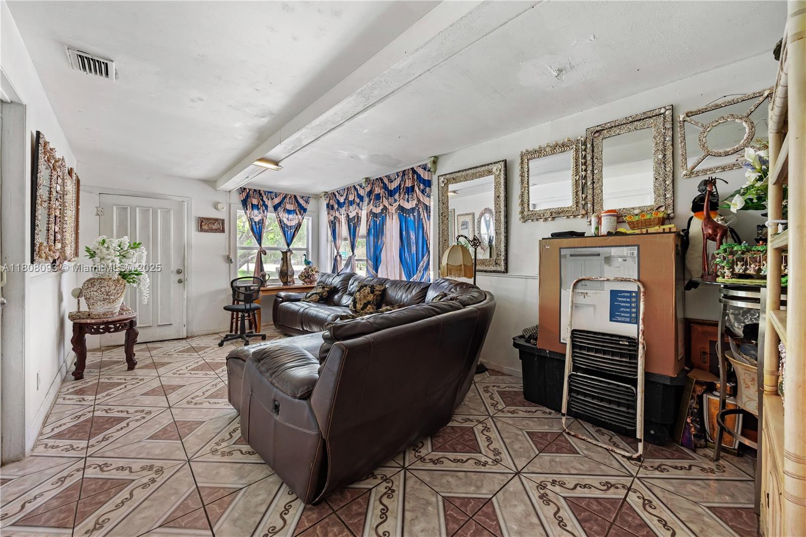 TOWN OF LAKE WORTH - Residential