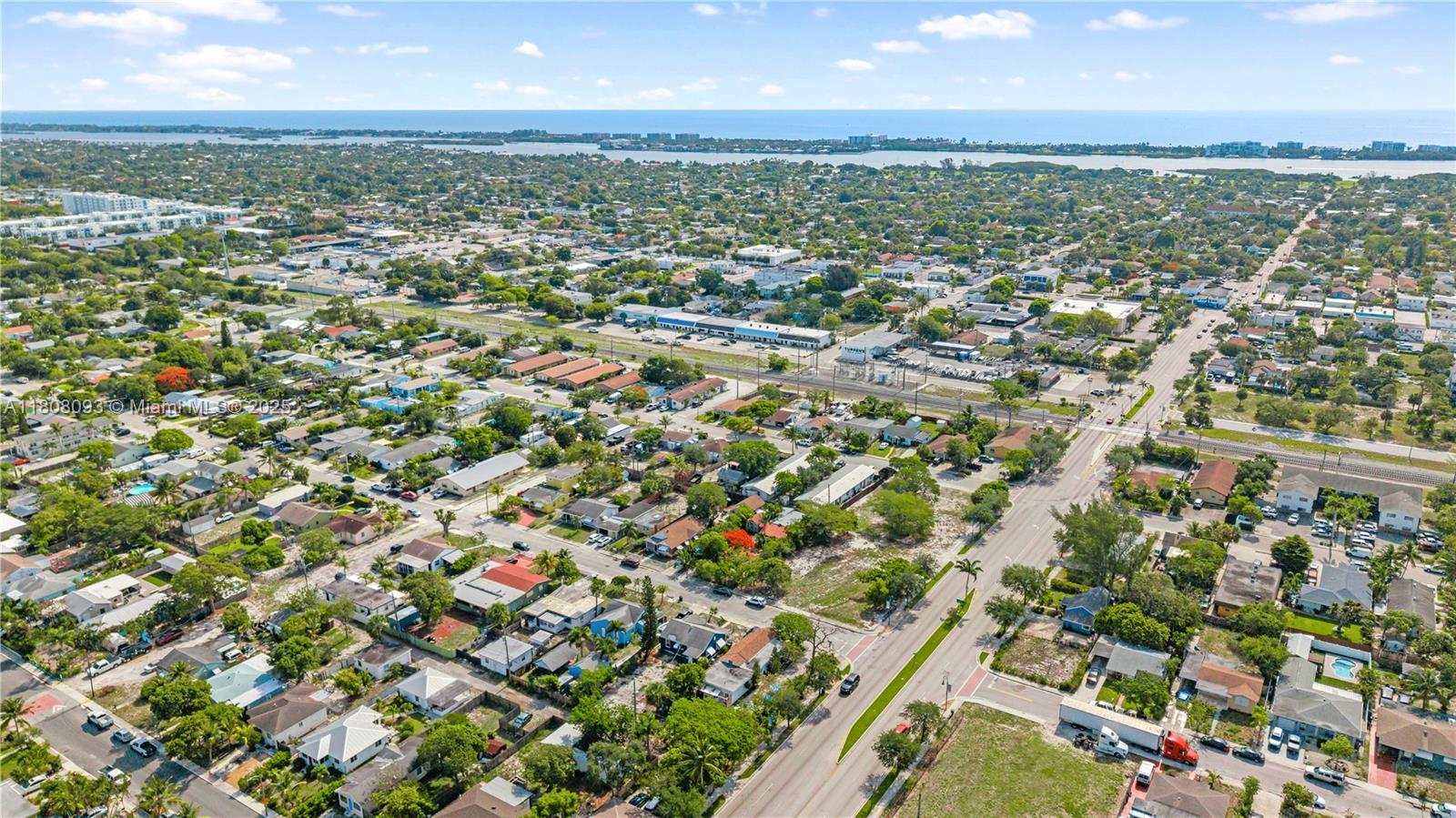 TOWN OF LAKE WORTH - Residential