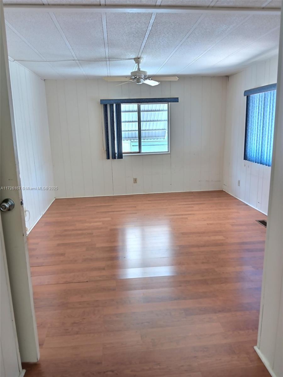 RAVENSWOOD ESTATES & MARI - Residential