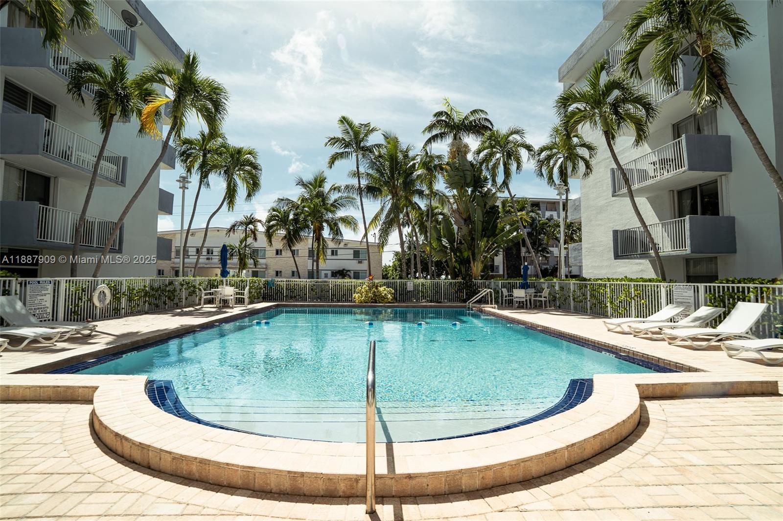 NORTH BAY VILLAS CONDO - Residential