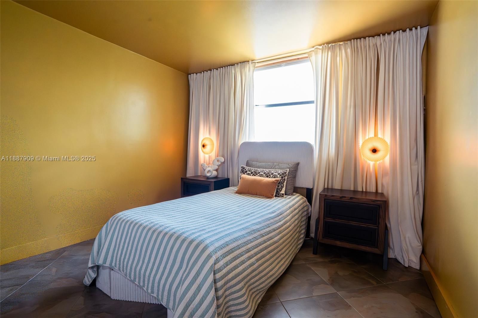 NORTH BAY VILLAS CONDO - Residential