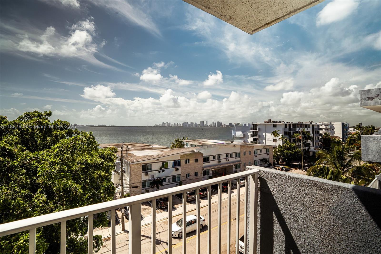 NORTH BAY VILLAS CONDO - Residential