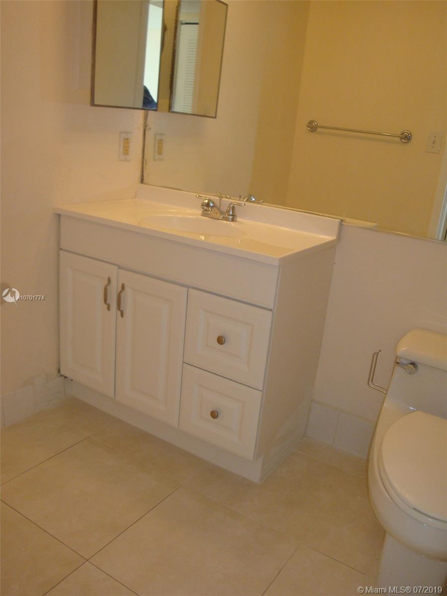 THE GRANDVIEW PALACE COND - Residential Lease