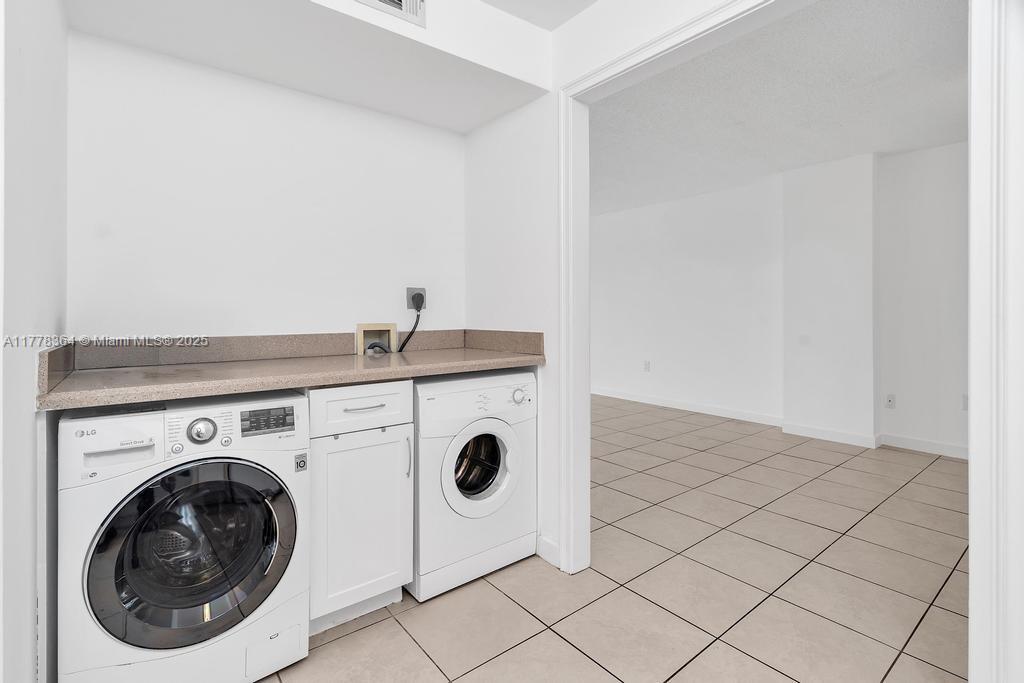 1450 Brickell Bay Dr 307
