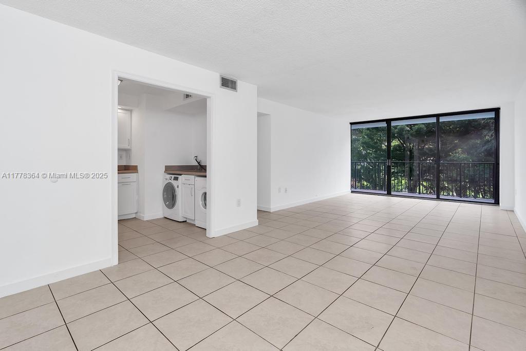 Property for Sale at 1450 Brickell Bay Dr 307, Miami, Broward County, Florida - Bedrooms: 2 
Bathrooms: 2  - $525,000