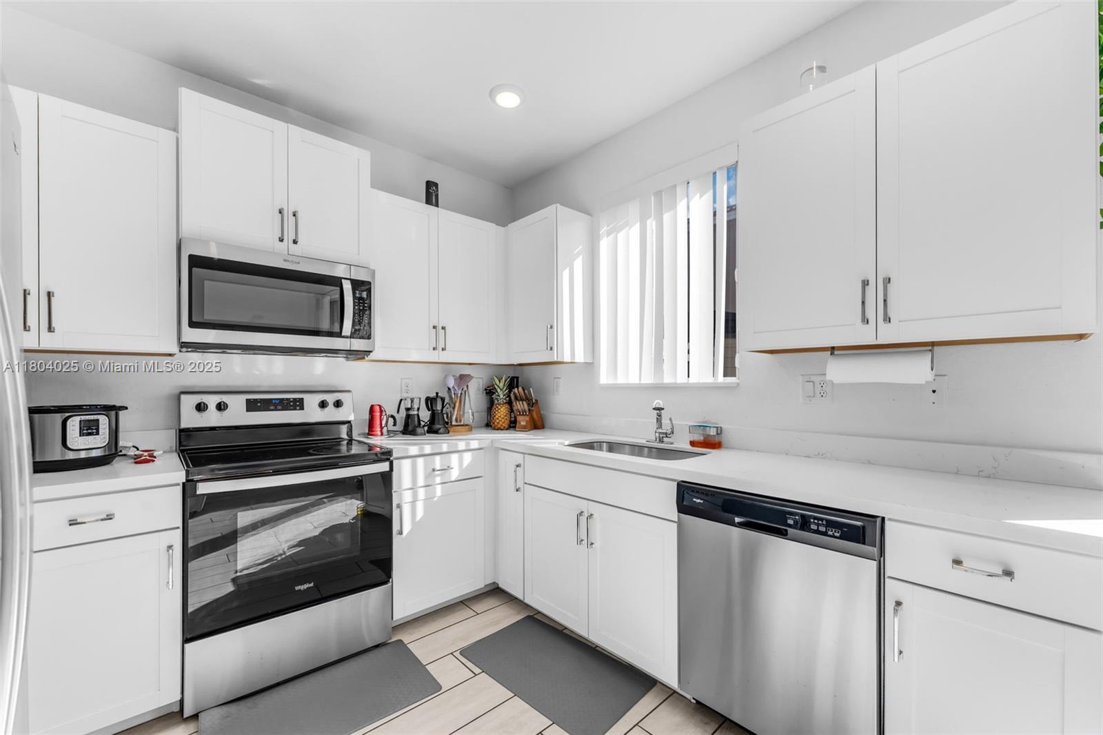 TOWNS AT SEASCAPE - Residential