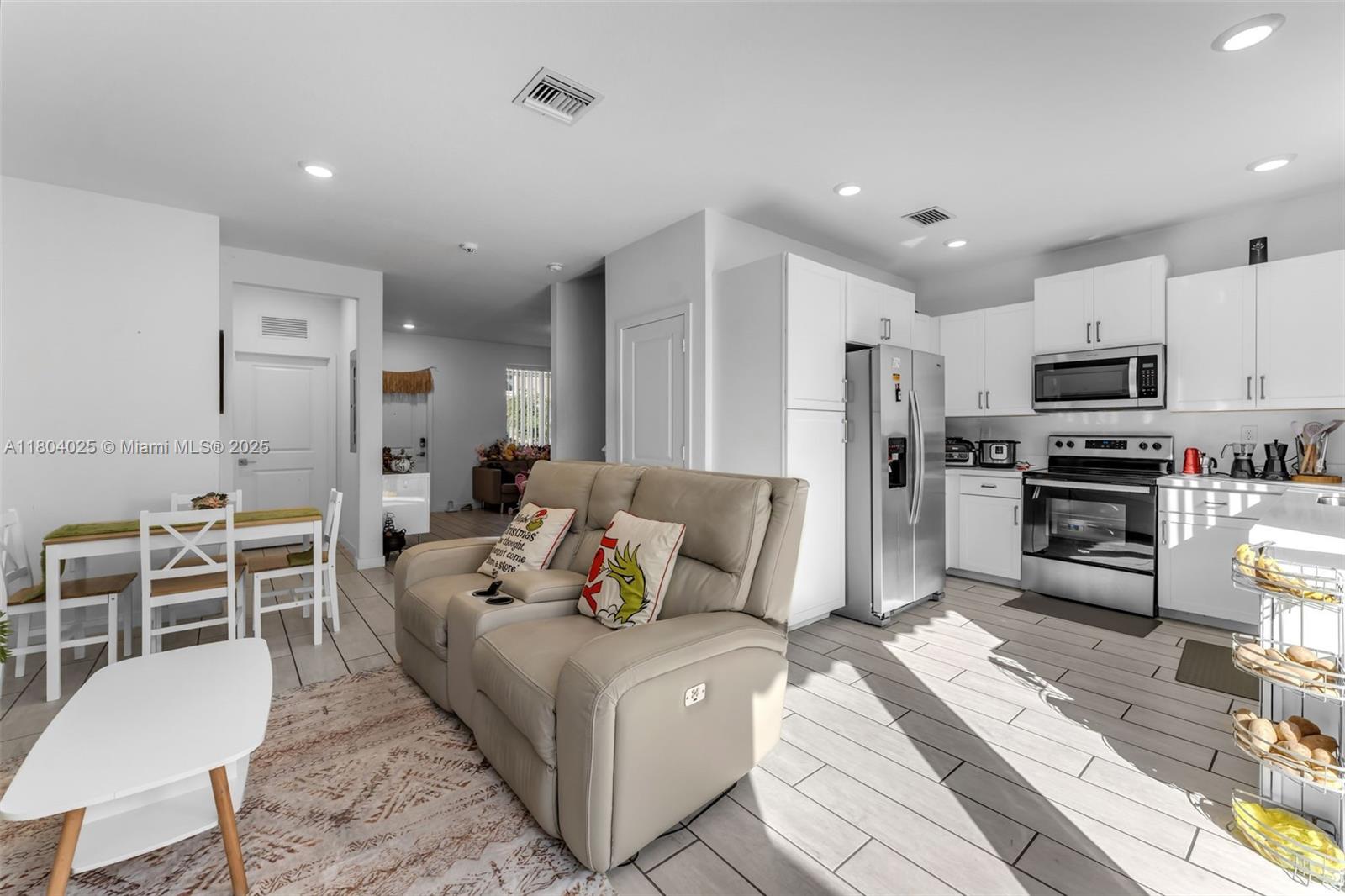 TOWNS AT SEASCAPE - Residential