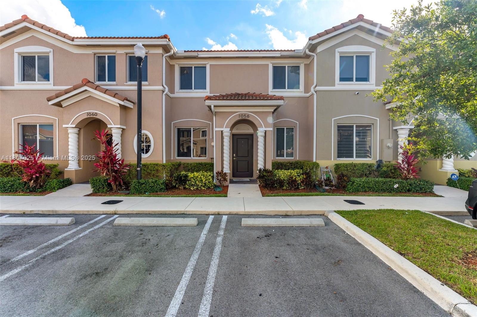 Property for Sale at 1056 Se 24th Ave, Homestead, Miami-Dade County, Florida - Bedrooms: 3 
Bathrooms: 3  - $334,900