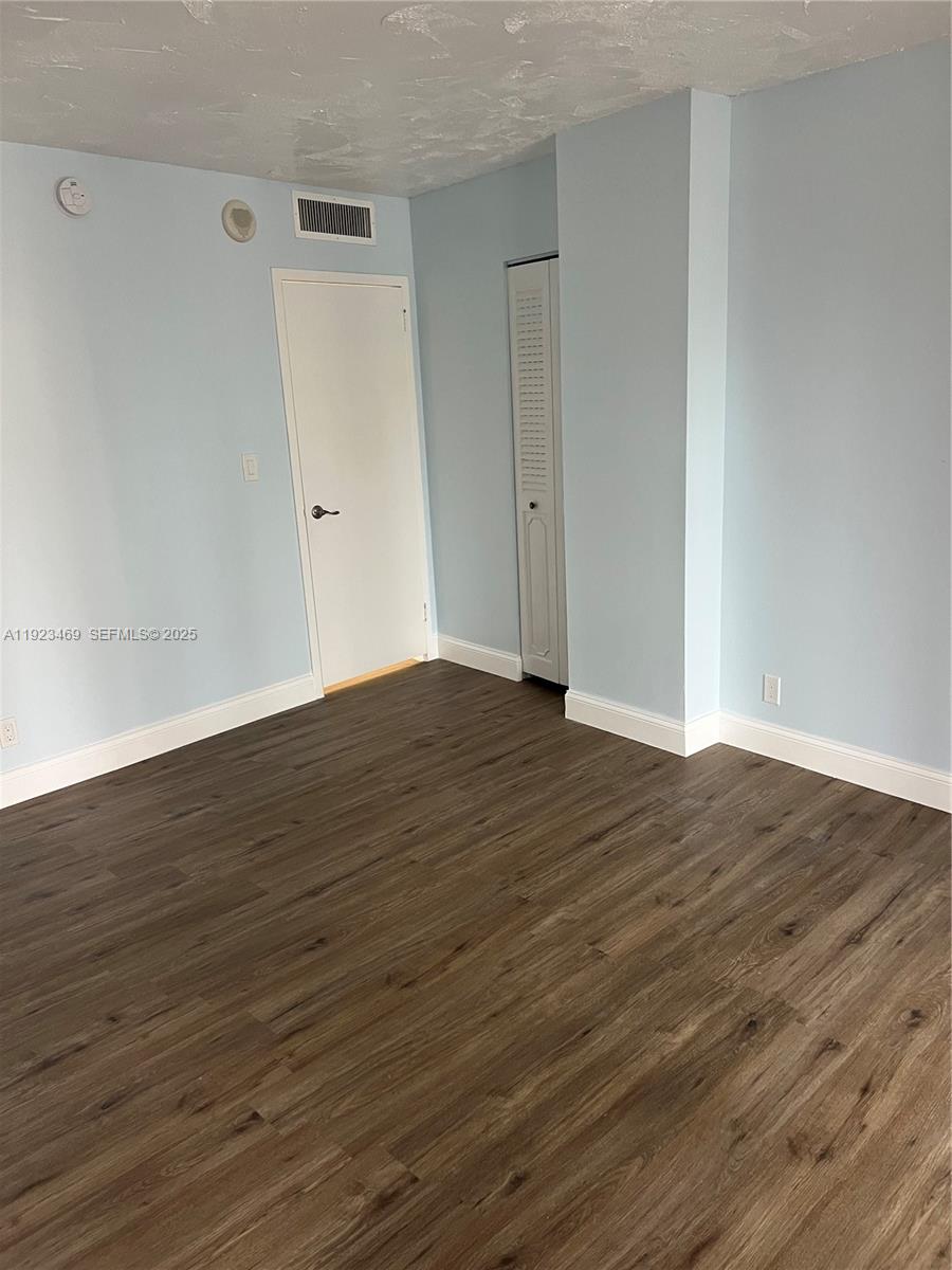 LAKE POINT TOWER CONDOMIN - Residential