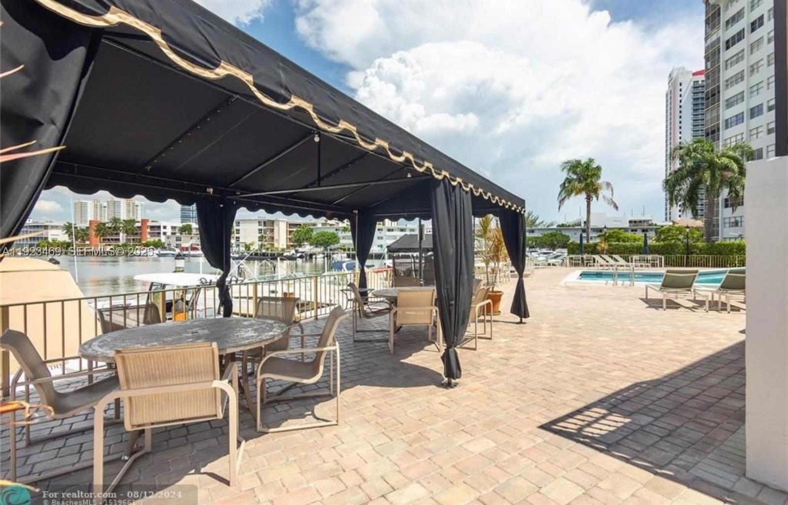 LAKE POINT TOWER CONDOMIN - Residential