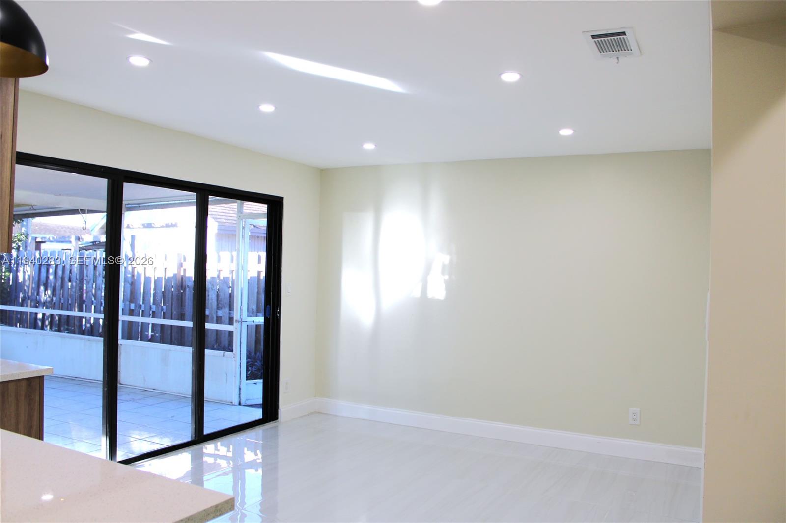 BROADVIEW PARK - Residential