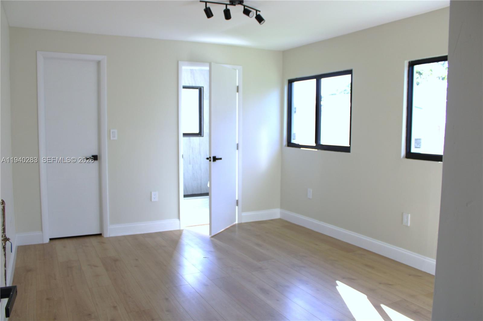 BROADVIEW PARK - Residential