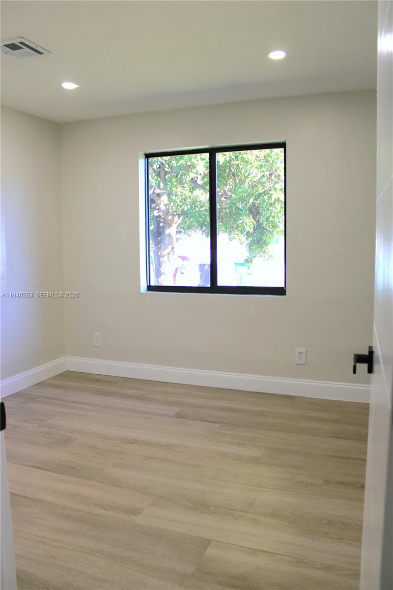 BROADVIEW PARK - Residential