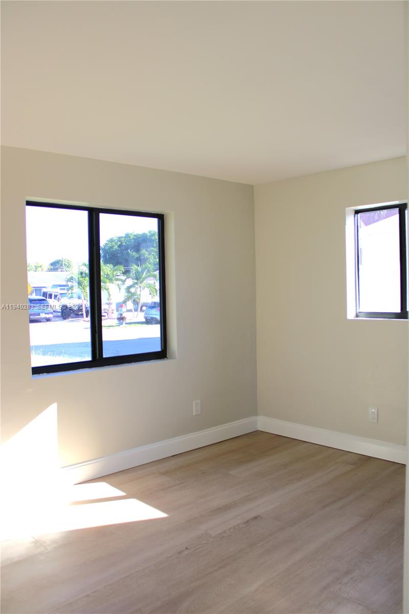 BROADVIEW PARK - Residential