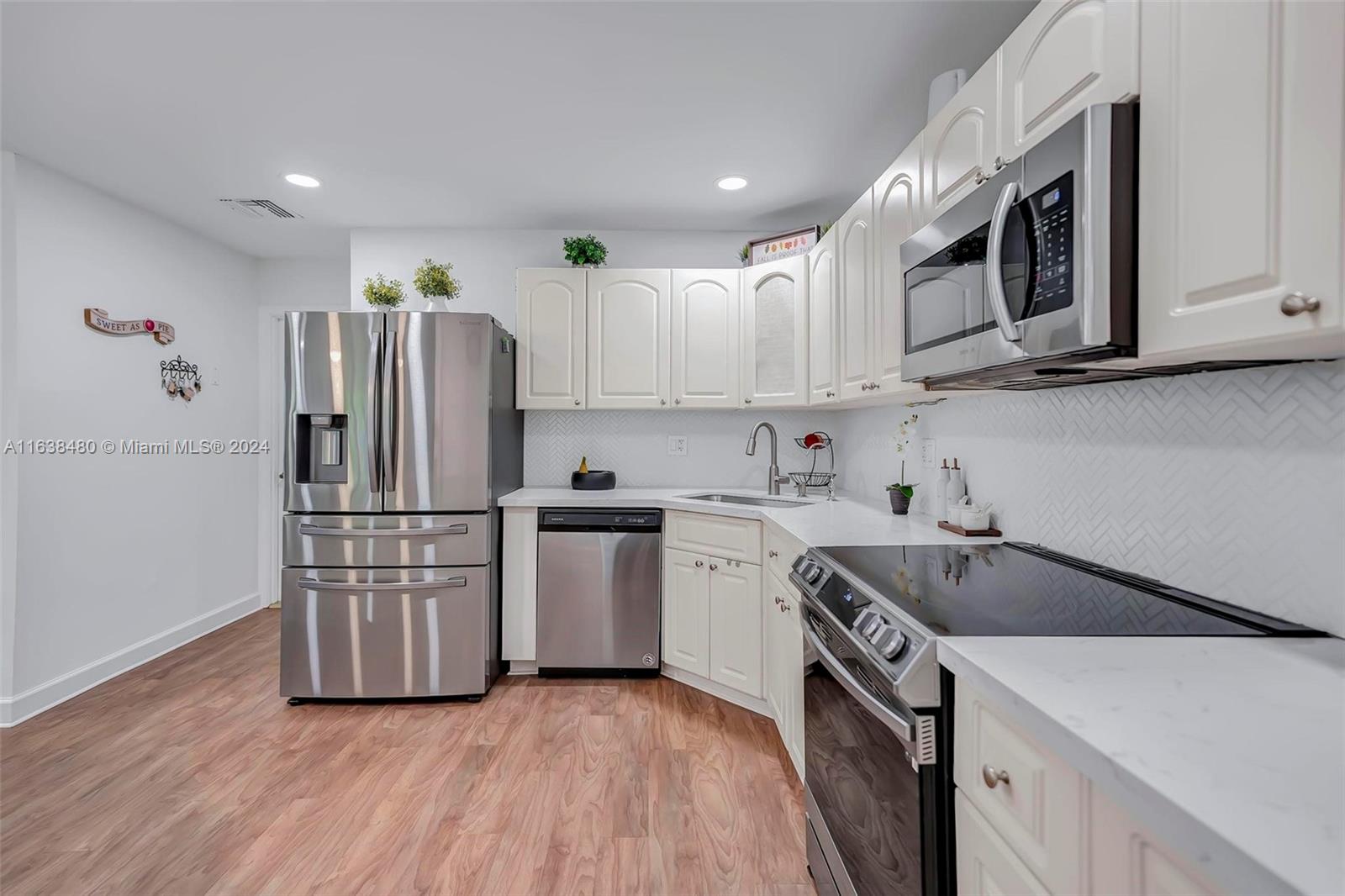 CORAL SUN TOWNHOMES CONDO - Residential