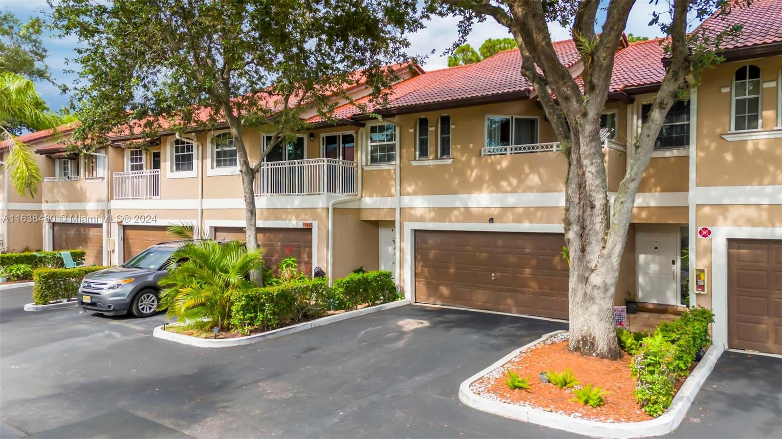 CORAL SUN TOWNHOMES CONDO - Residential