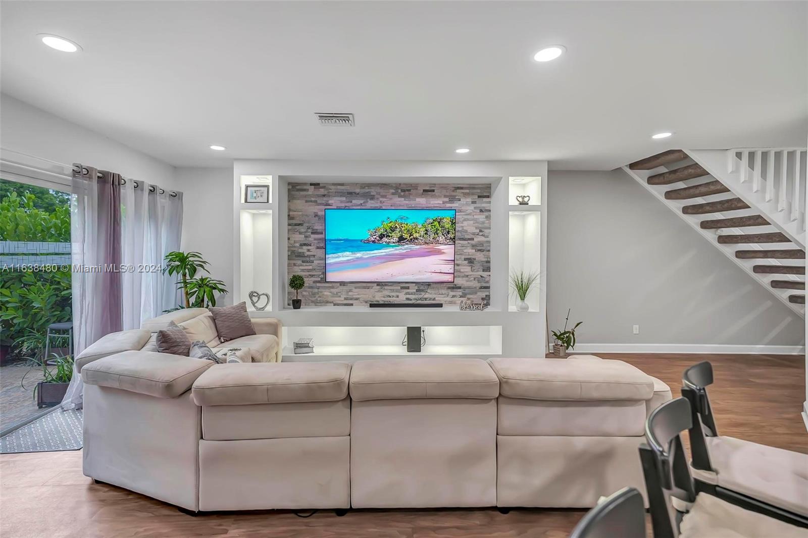 CORAL SUN TOWNHOMES CONDO - Residential