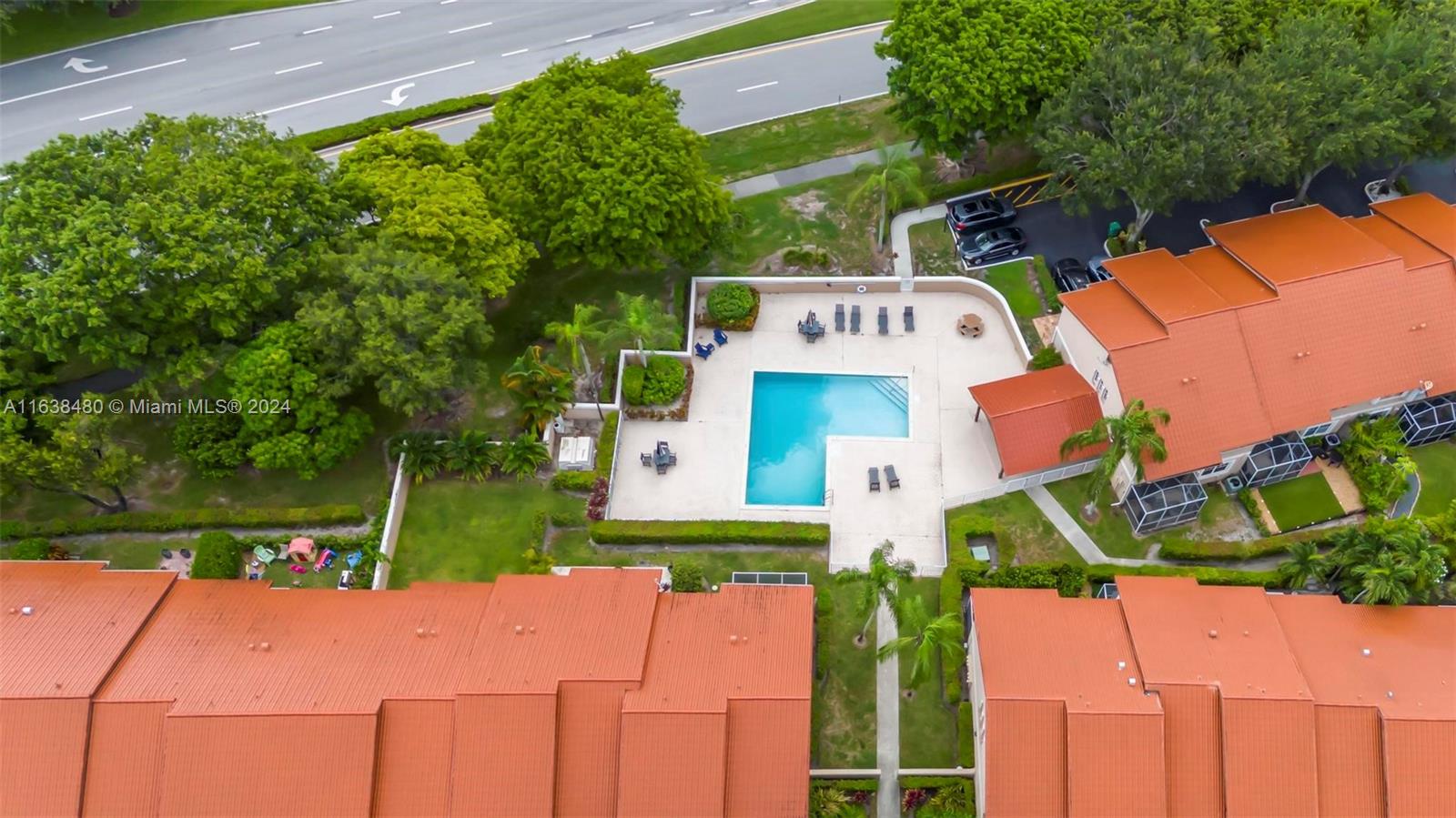 CORAL SUN TOWNHOMES CONDO - Residential