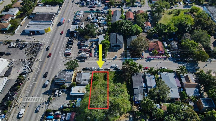 Vacant lot for sale at busy street right next to I-95 / 3920 sq. ft. Excellent location. Minutes away from beach,
schools and parks .