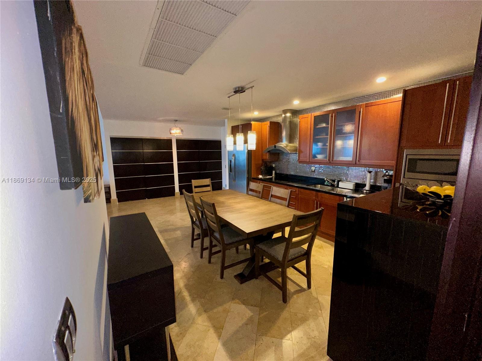 RONEY PALACE CONDO - Residential Lease