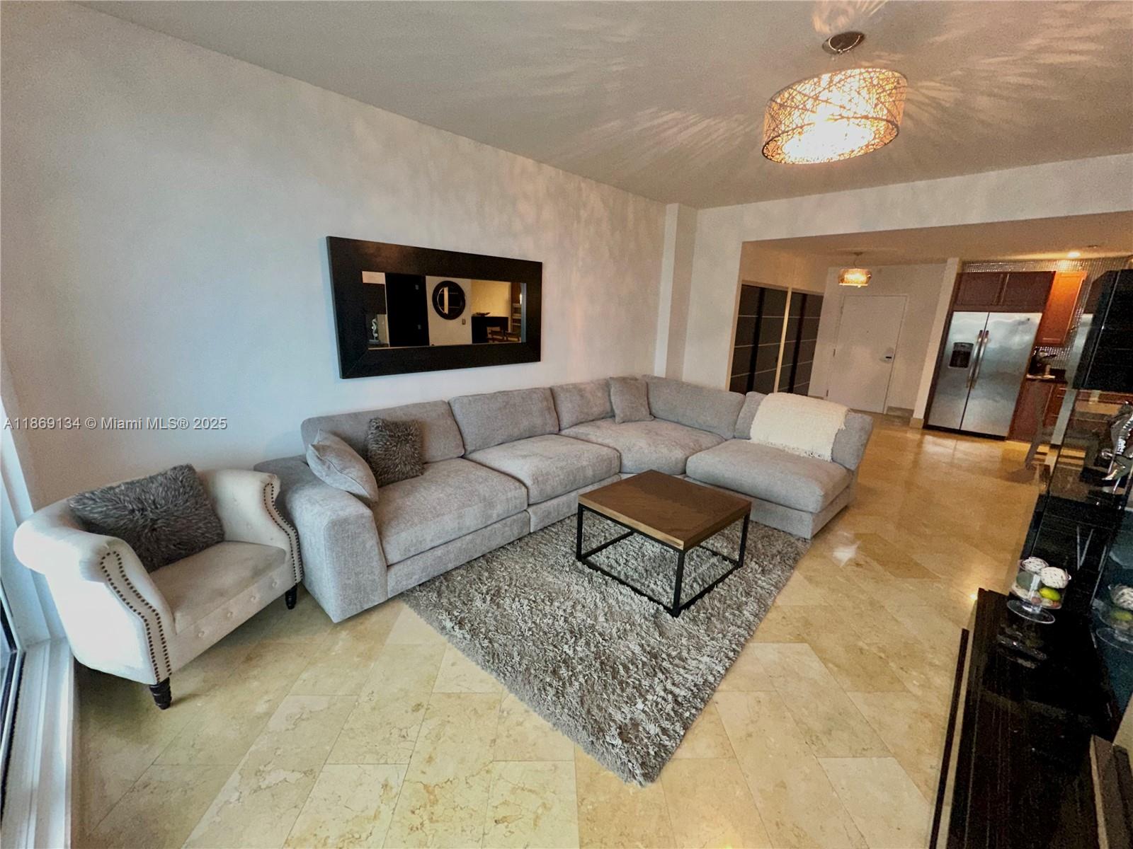 2301 Collins Ave PH5