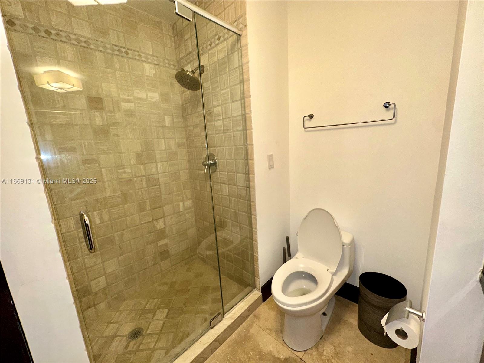 RONEY PALACE CONDO - Residential Lease