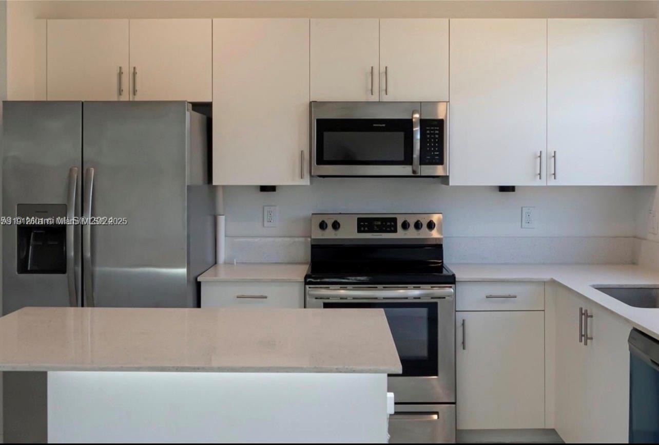 VIA VENTURA NEIGHBORHOOD - Residential