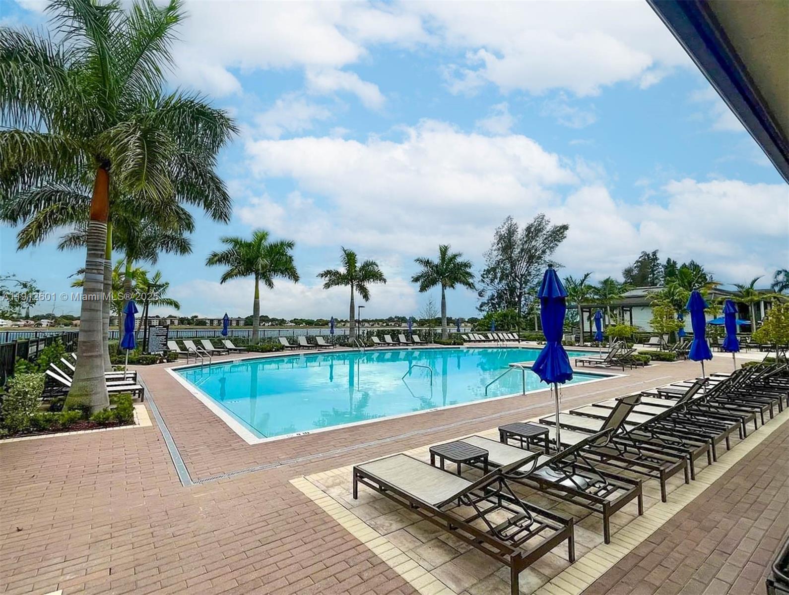 VIA VENTURA NEIGHBORHOOD - Residential