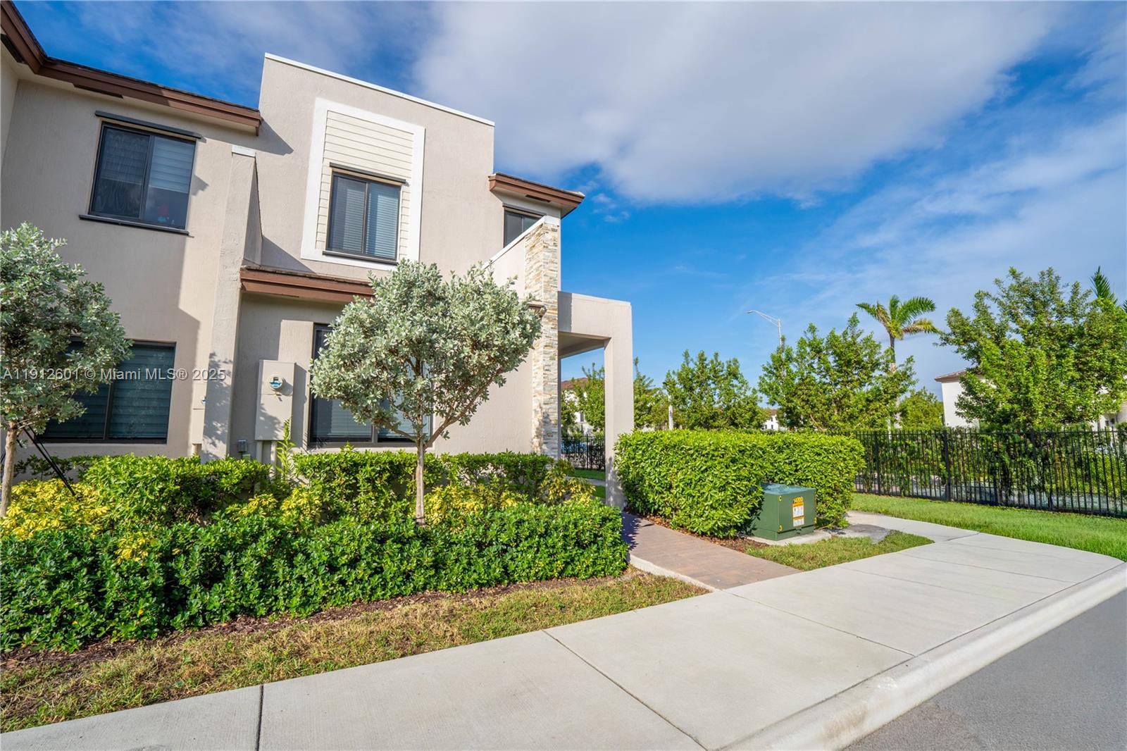 VIA VENTURA NEIGHBORHOOD - Residential