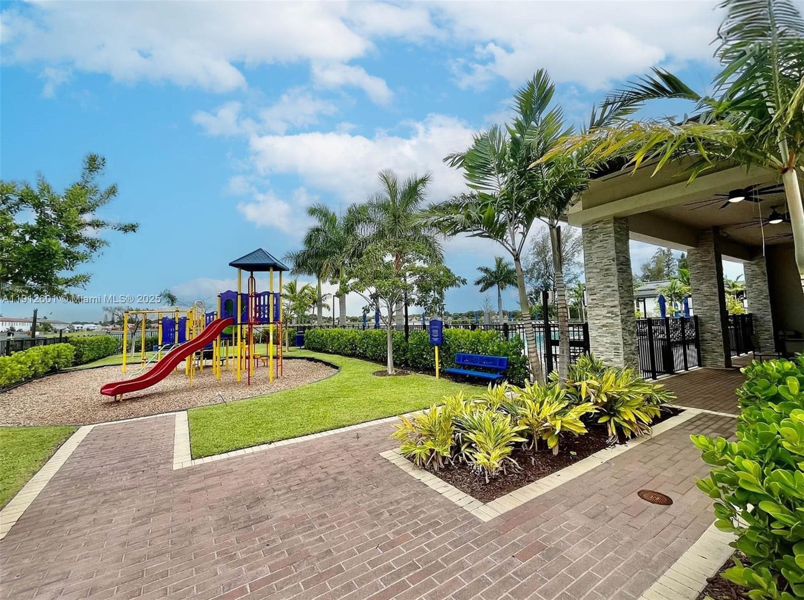 VIA VENTURA NEIGHBORHOOD - Residential