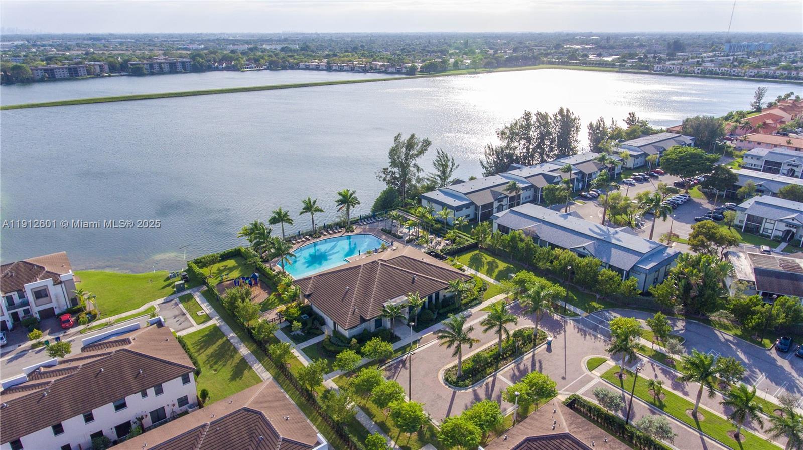 VIA VENTURA NEIGHBORHOOD - Residential