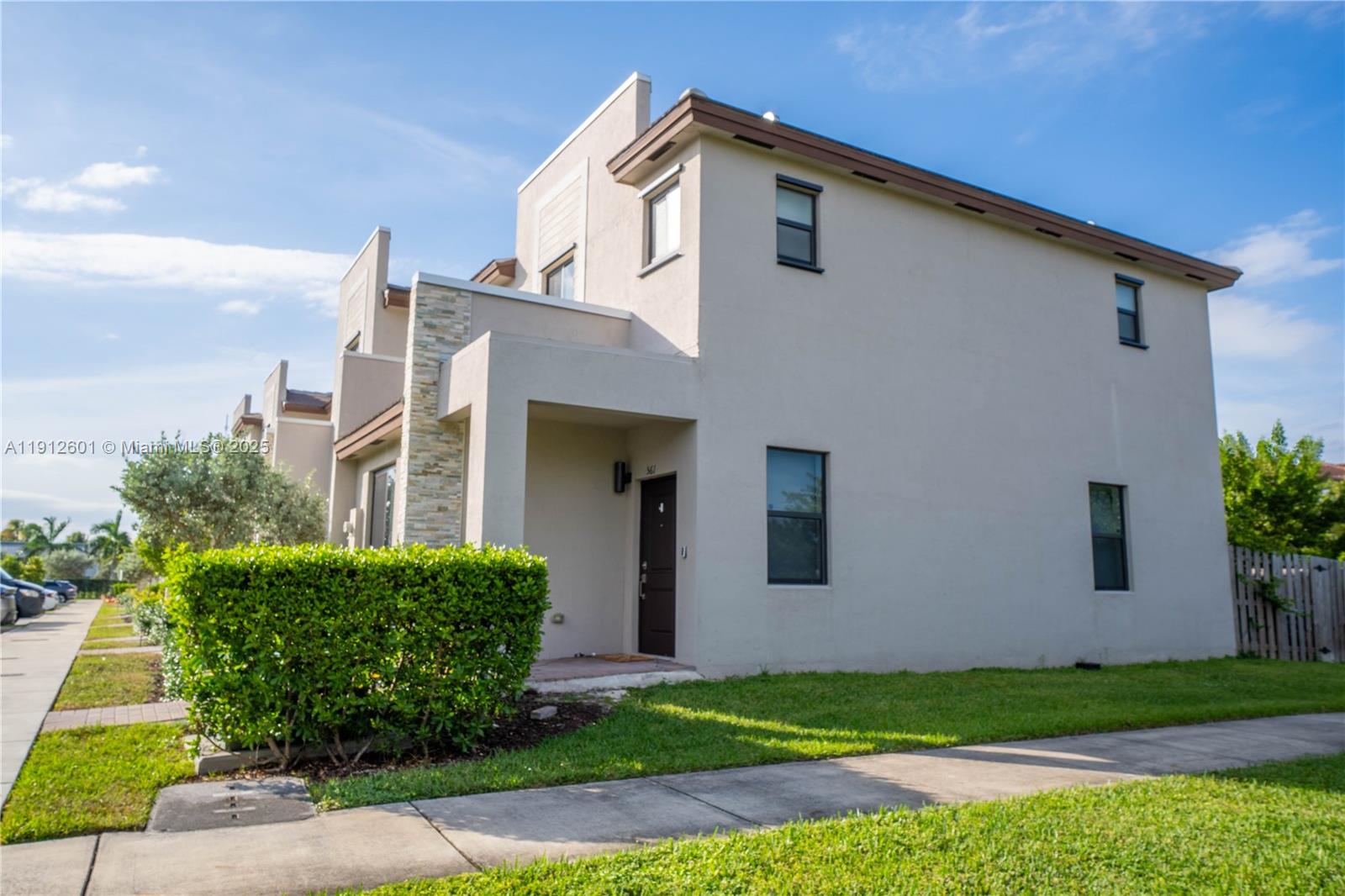 VIA VENTURA NEIGHBORHOOD - Residential