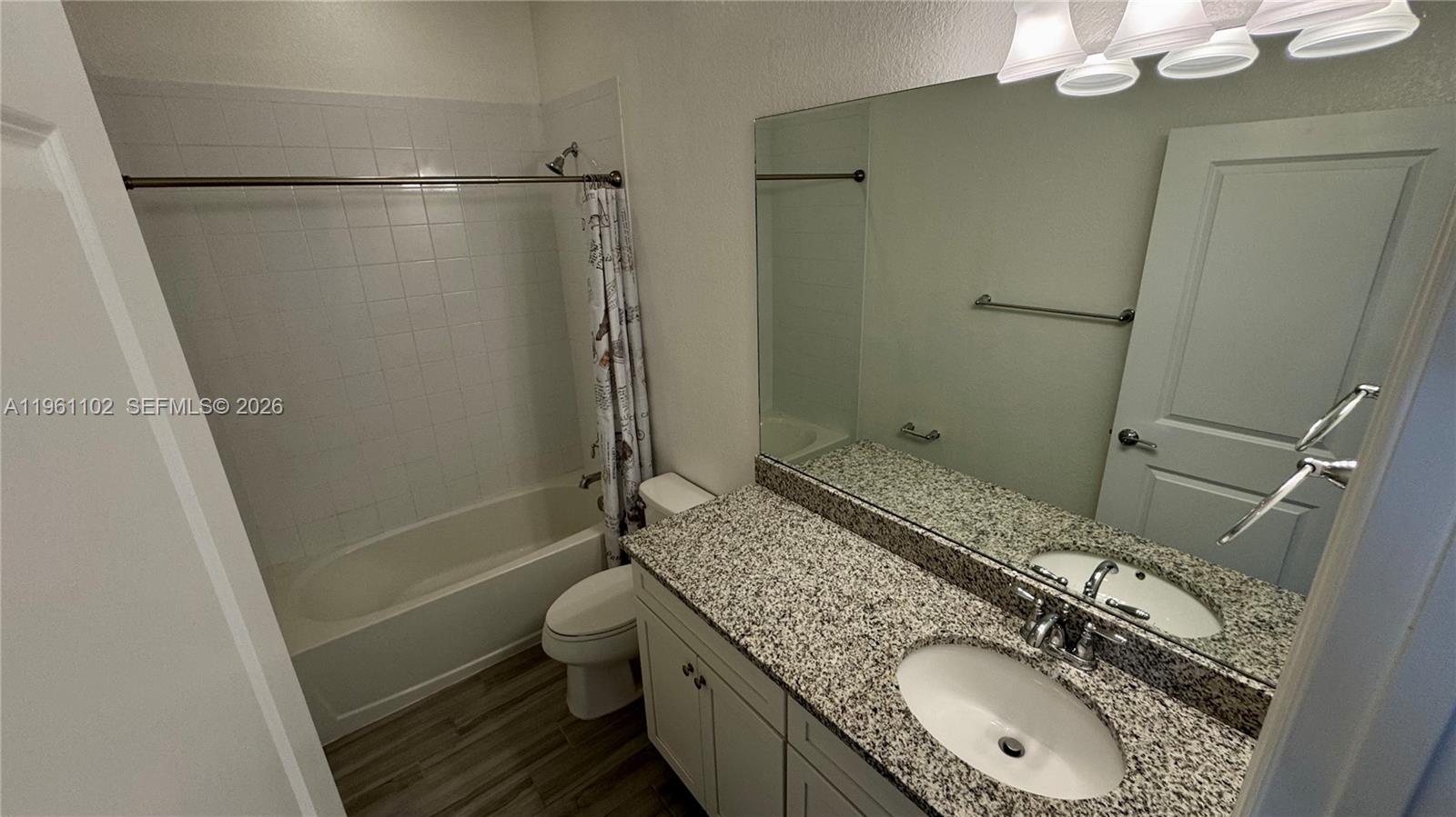 HILLCREST COUNTRY CLUB NO - Residential