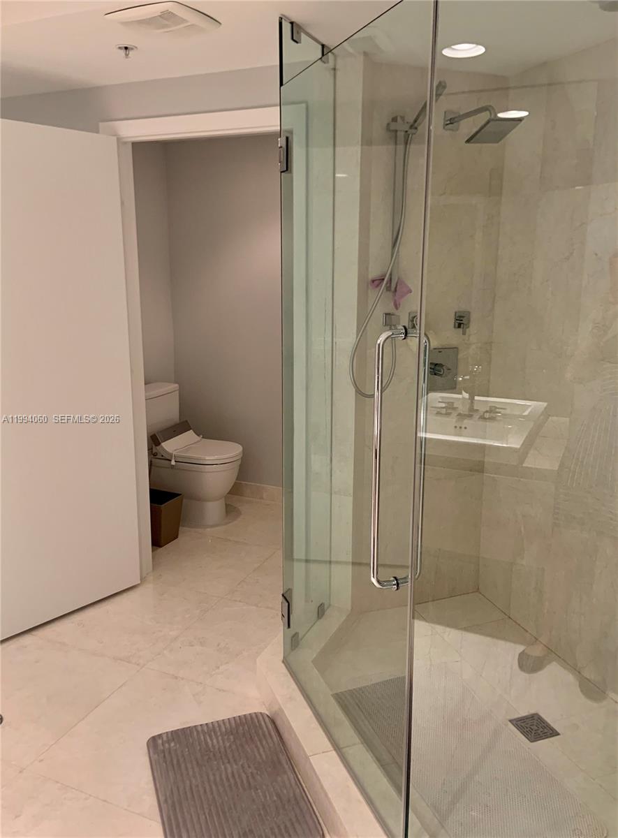 MARINA PALMS RESIDENCES - Residential Lease