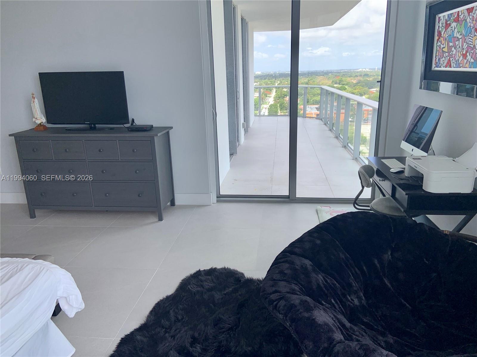 MARINA PALMS RESIDENCES - Residential Lease