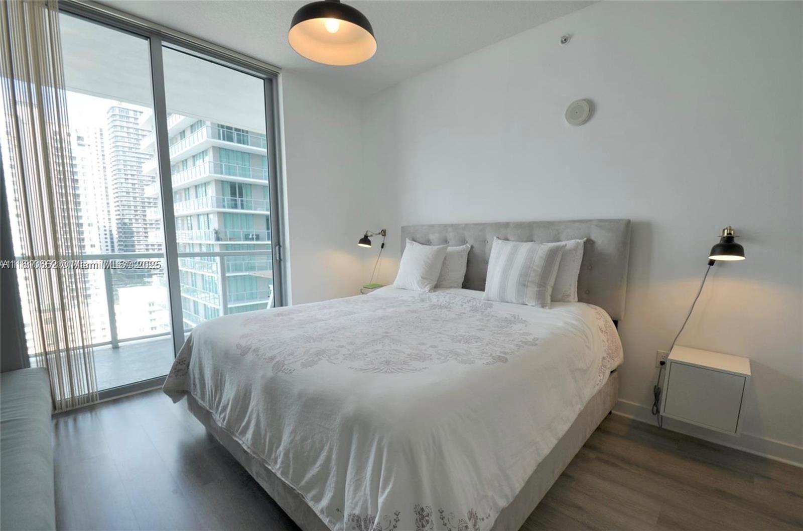 THE AXIS ON BRICKELL COND - Residential Lease