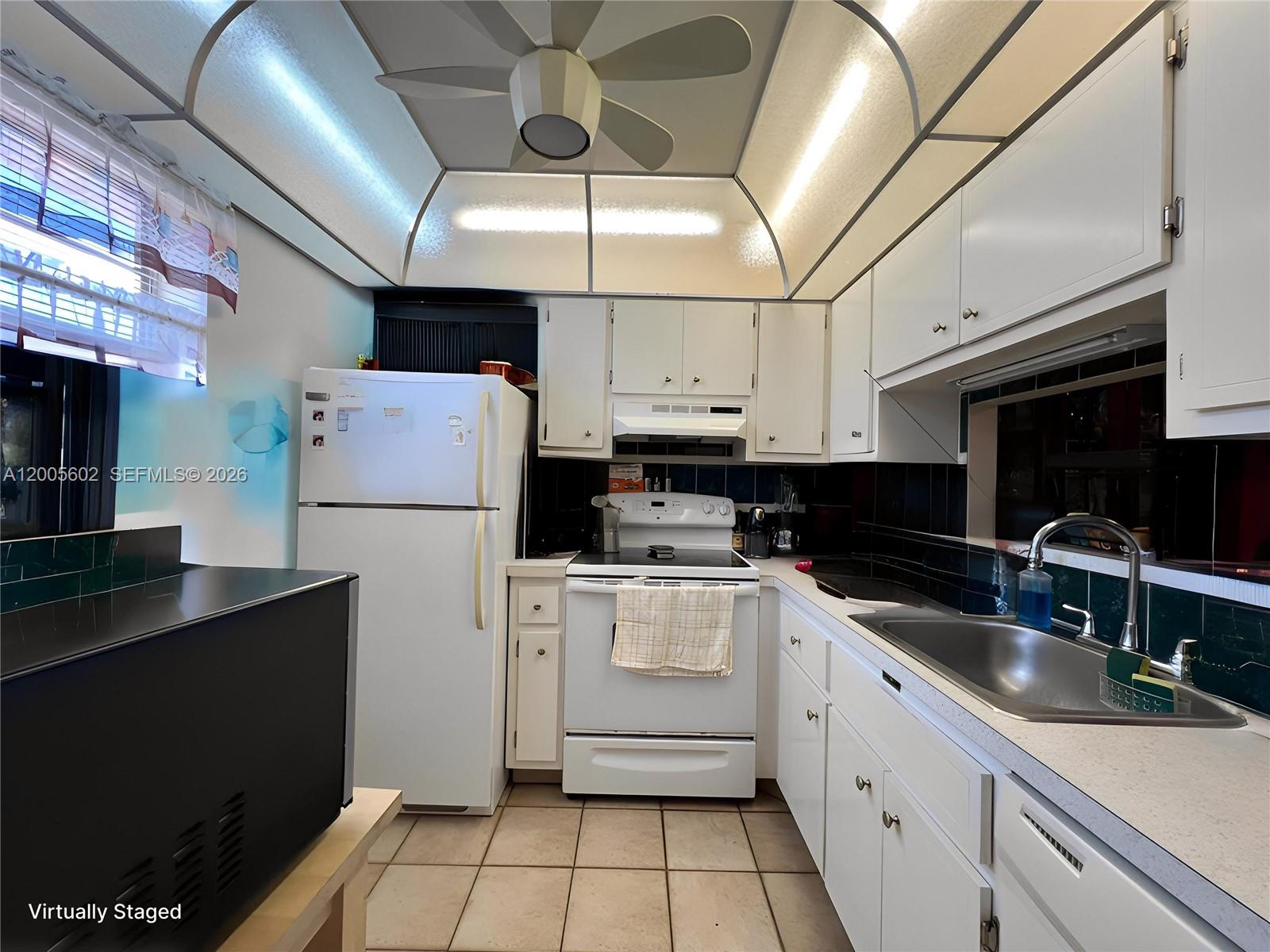 QUINSANA GARDENS CONDO - Residential