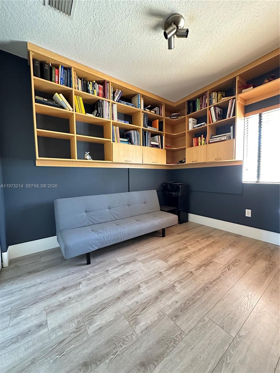 DORAL ISLES-ANTILLES - Residential