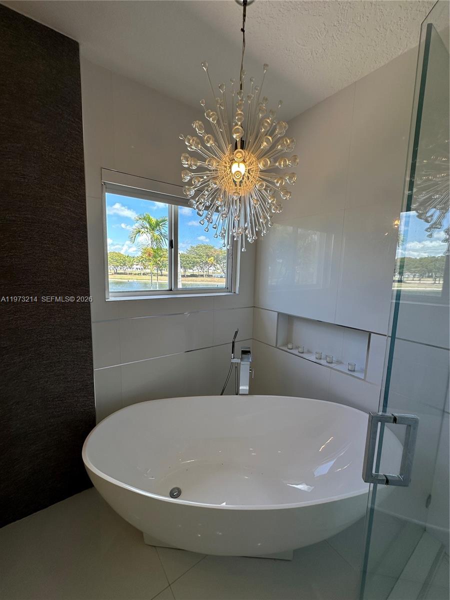 DORAL ISLES-ANTILLES - Residential