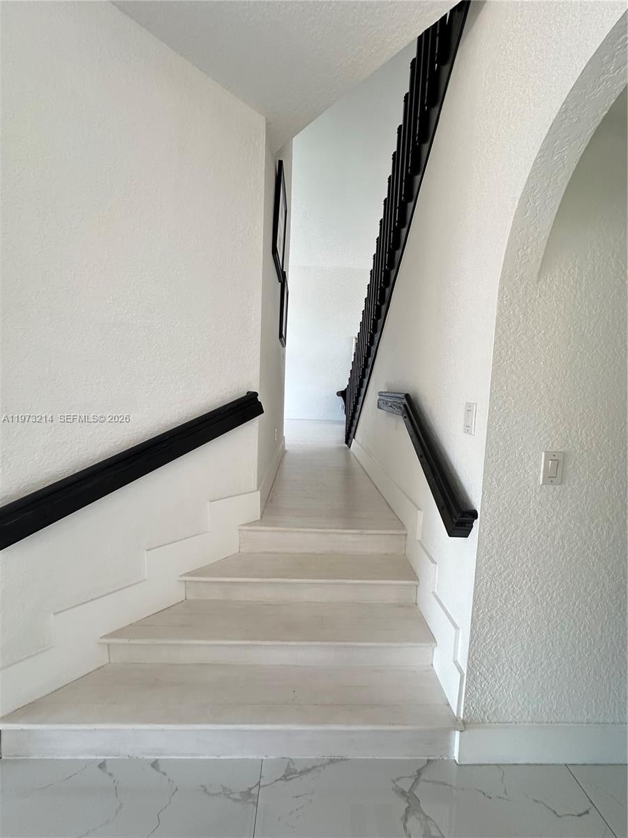 DORAL ISLES-ANTILLES - Residential