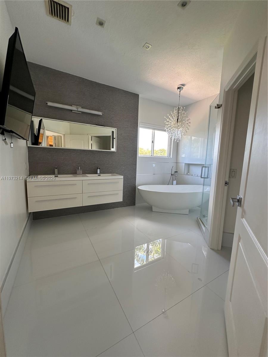 DORAL ISLES-ANTILLES - Residential