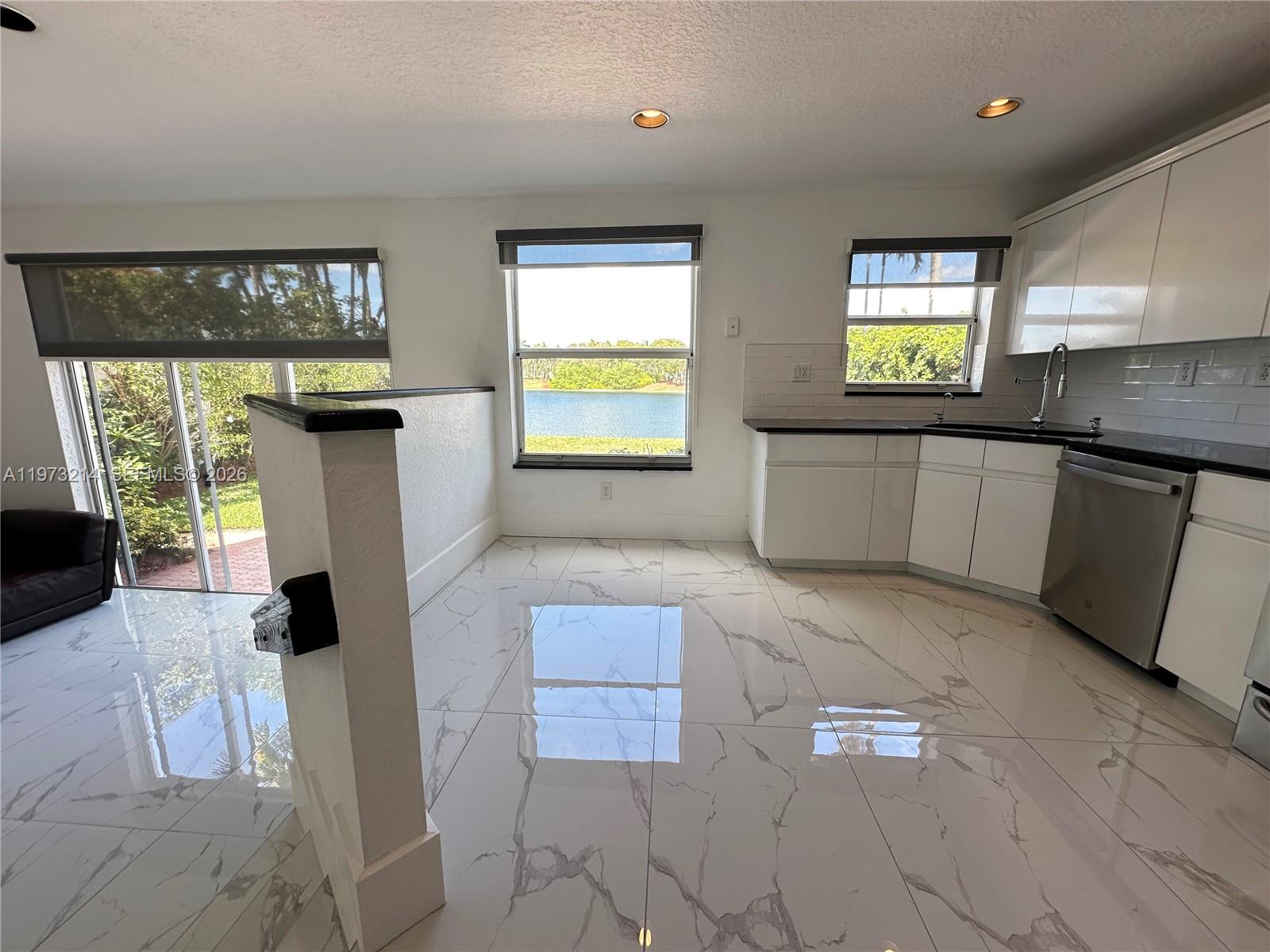 DORAL ISLES-ANTILLES - Residential