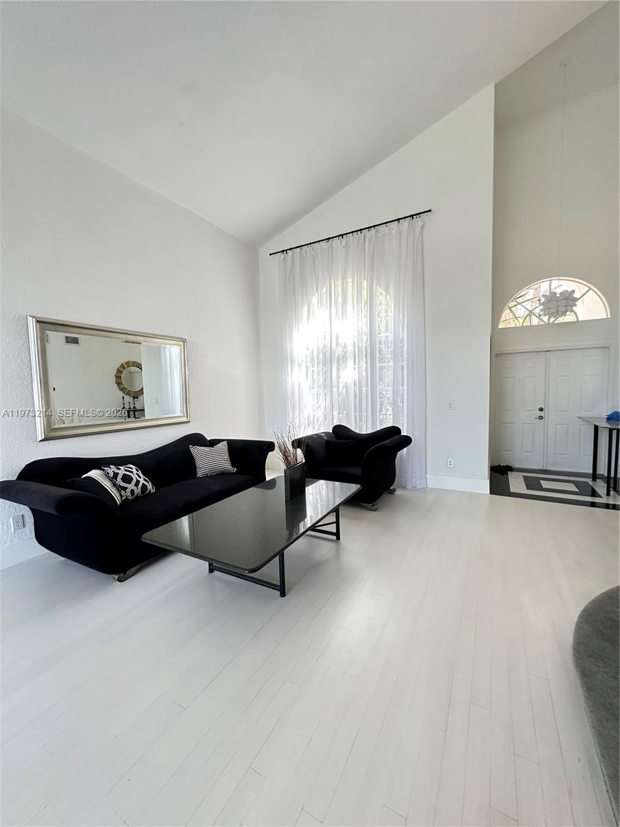 DORAL ISLES-ANTILLES - Residential