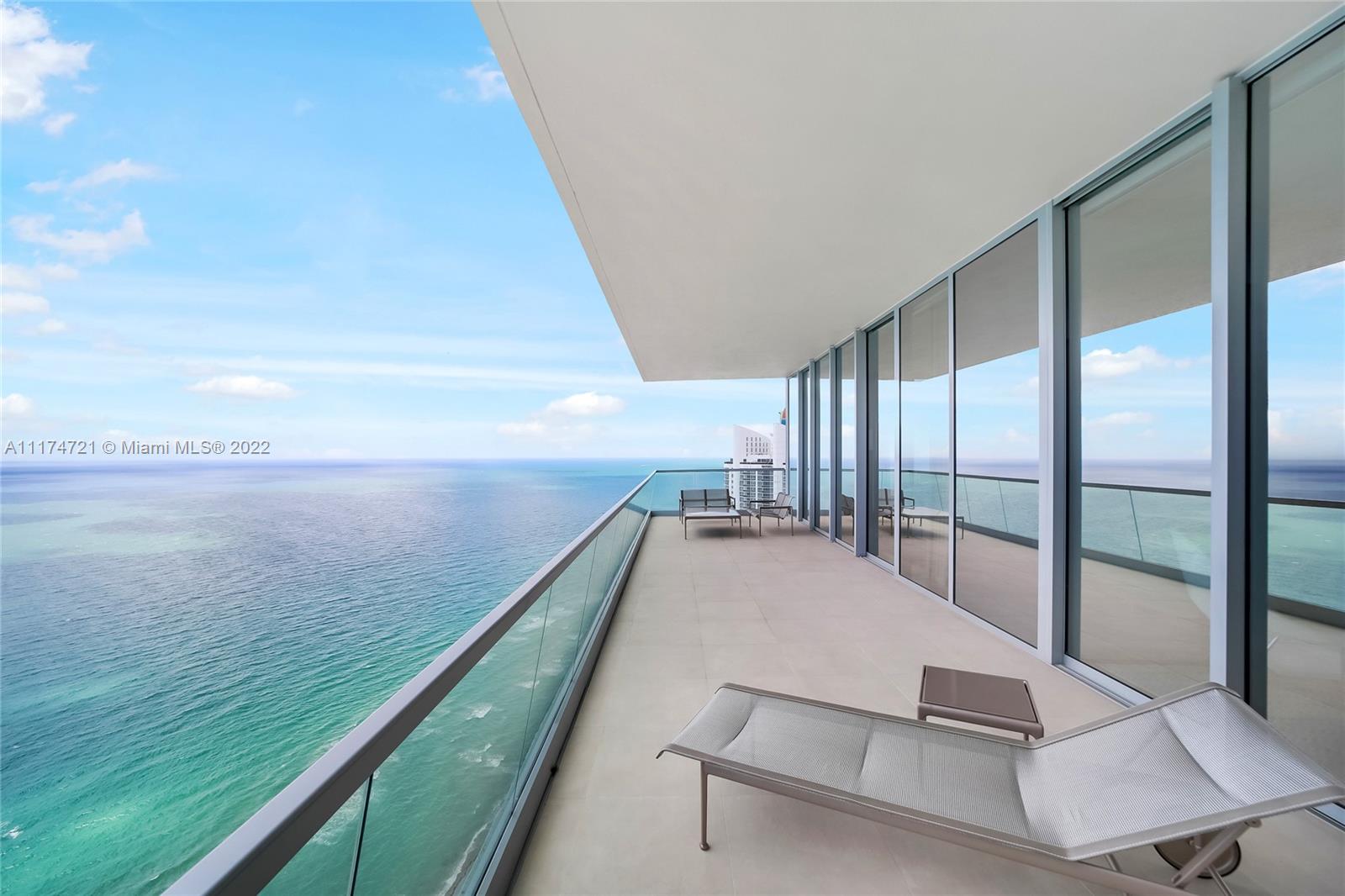 TURNBERRY OCEAN CLUB - Residential