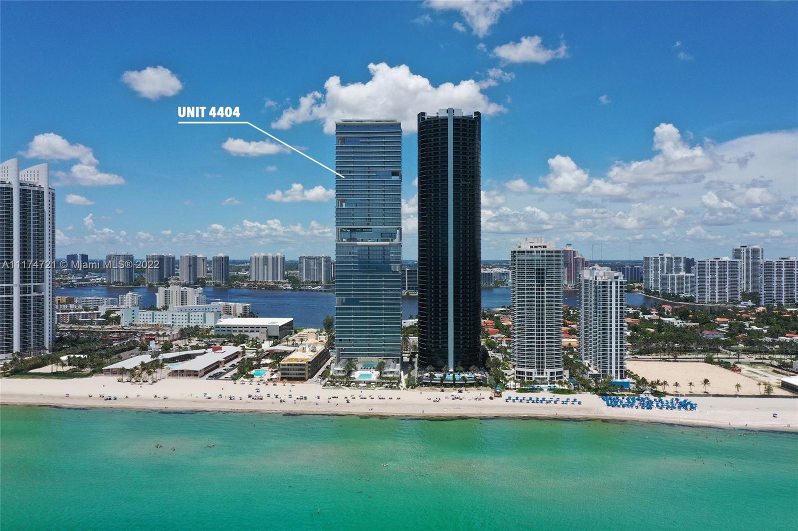 TURNBERRY OCEAN CLUB - Residential