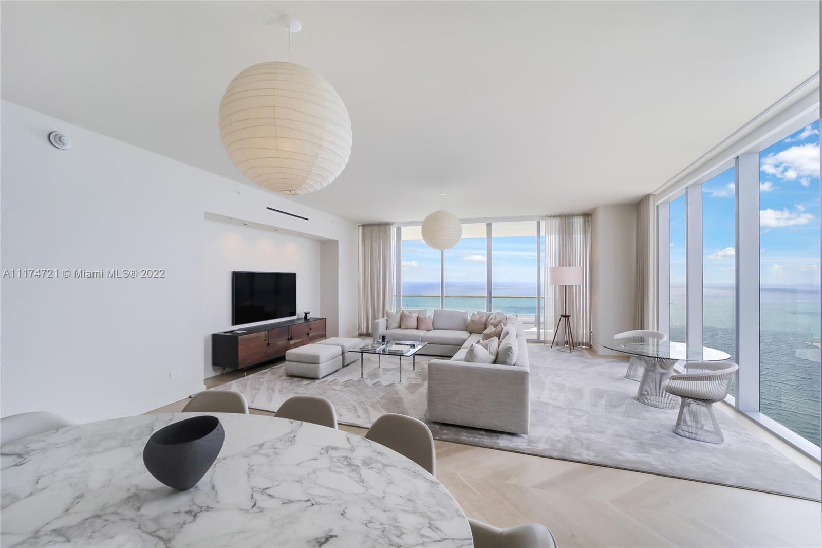 TURNBERRY OCEAN CLUB - Residential