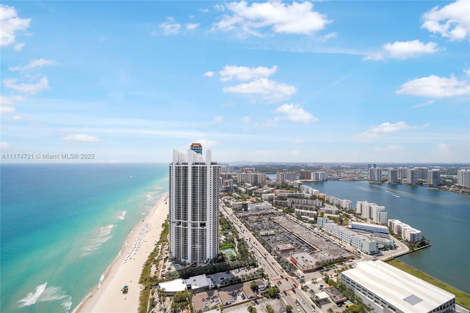 TURNBERRY OCEAN CLUB - Residential