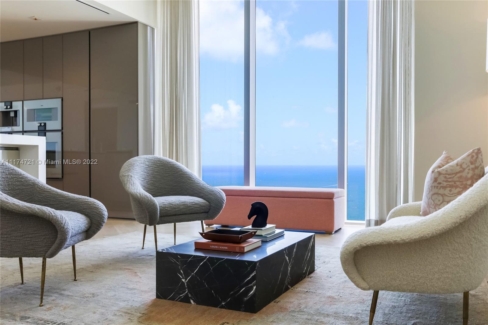 TURNBERRY OCEAN CLUB - Residential