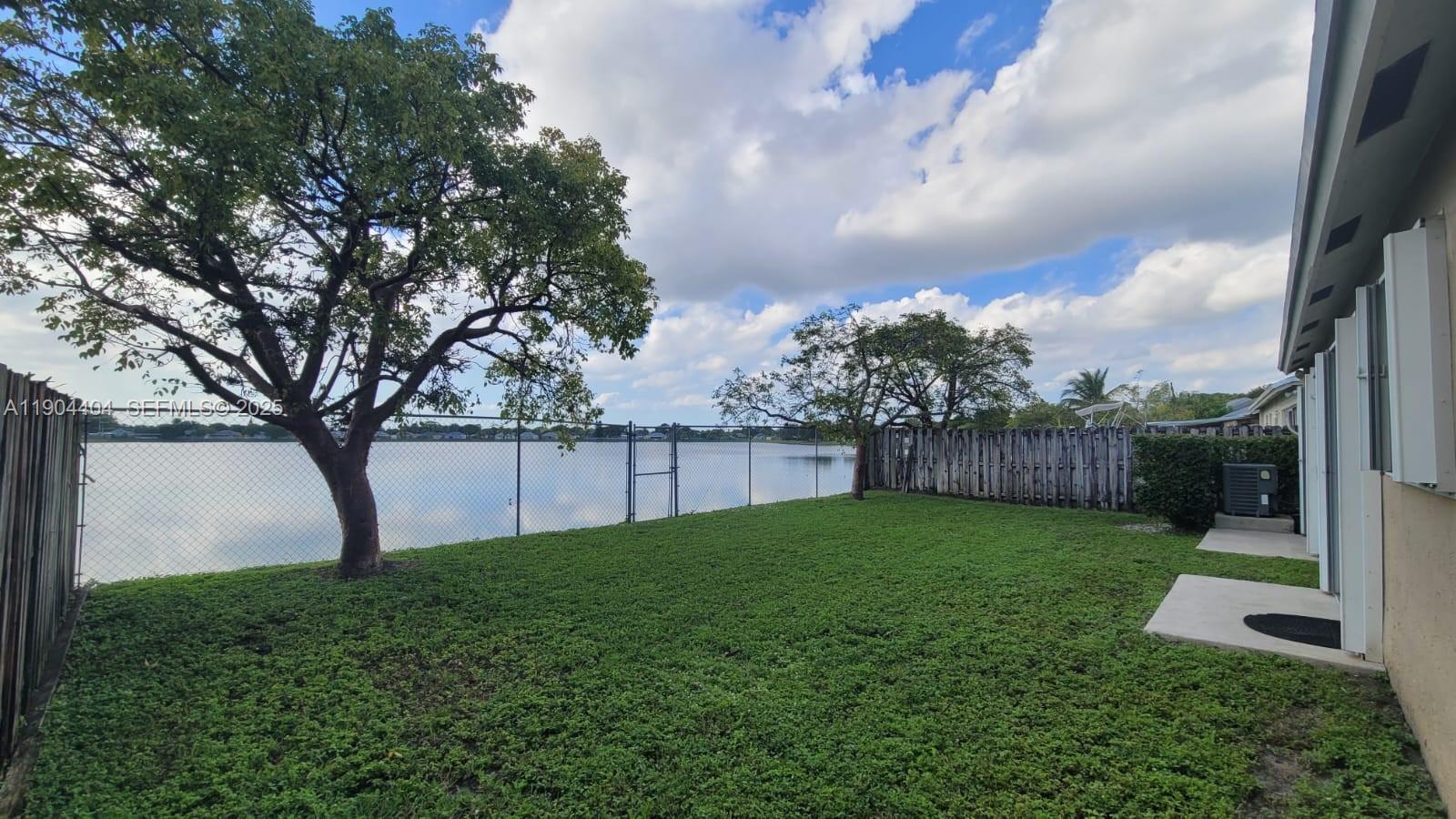 LESLIE LAKE NORTH - Residential