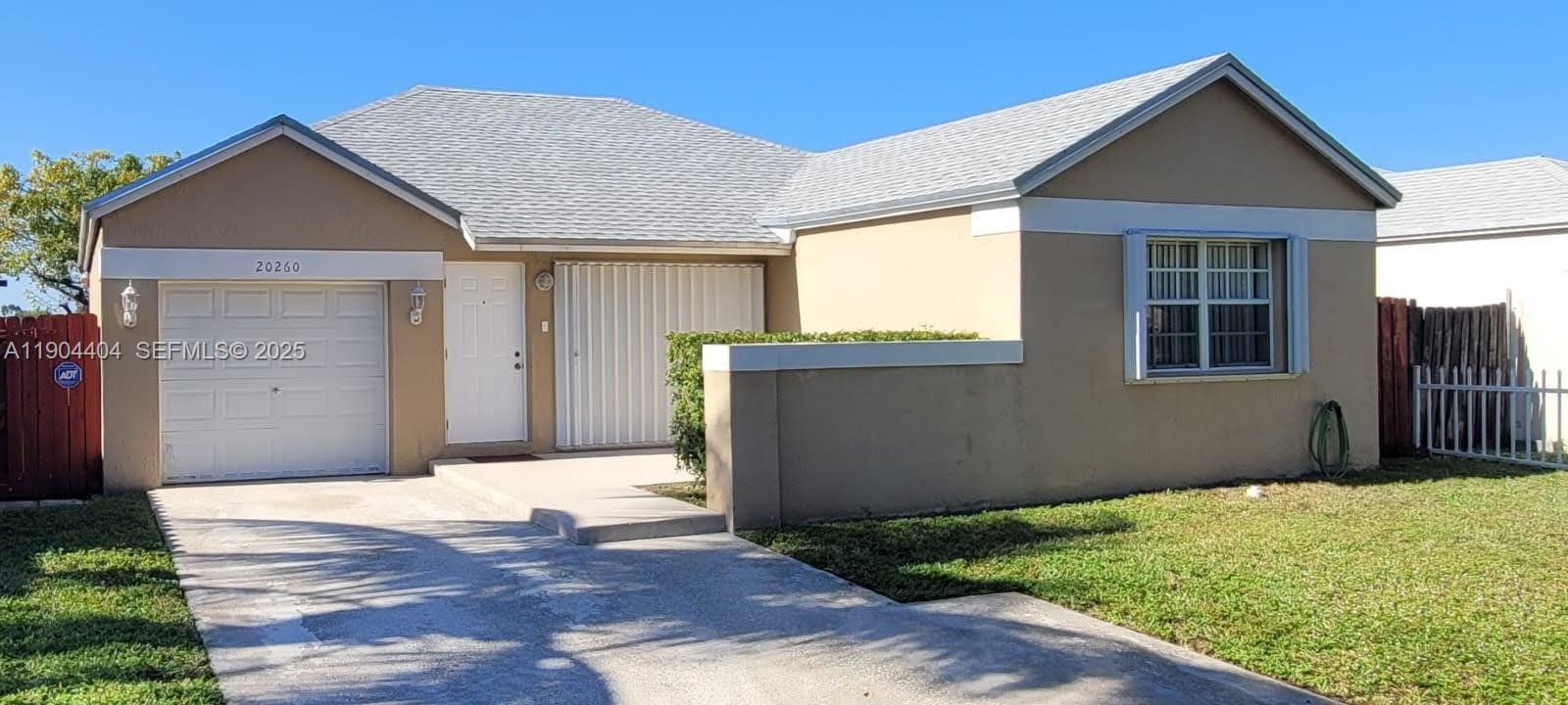 LESLIE LAKE NORTH - Residential